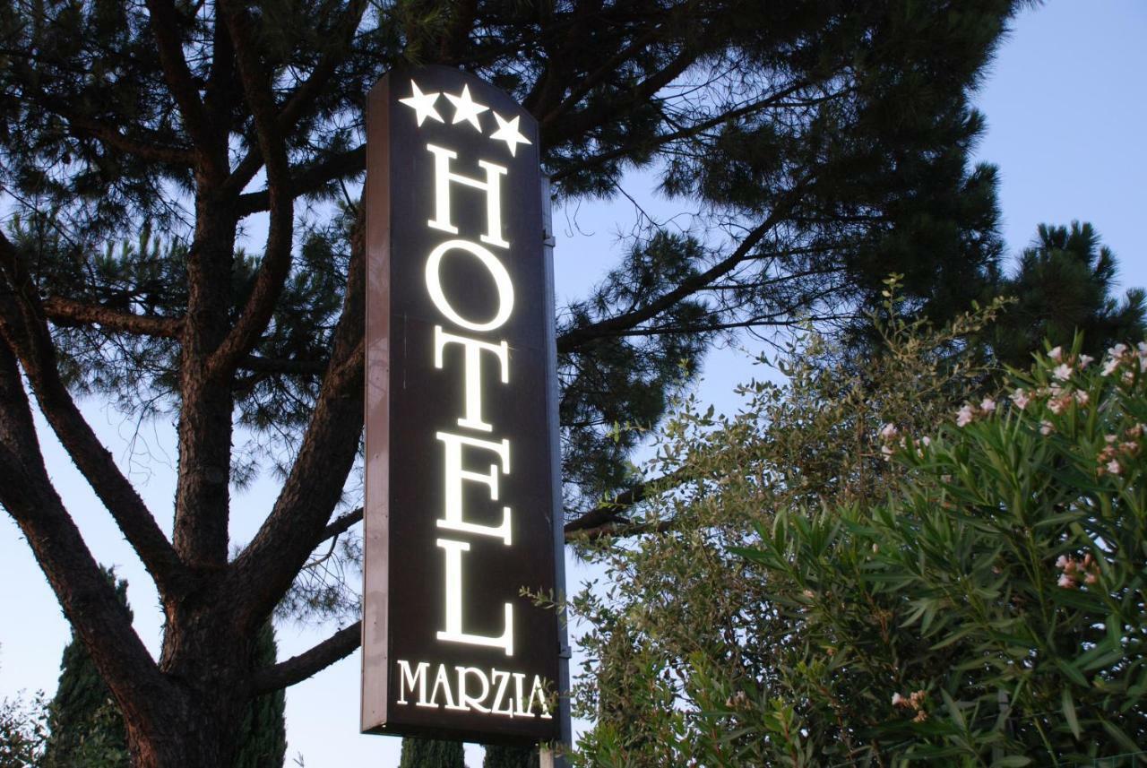 Hotel Marzia Скандиччи Экстерьер фото